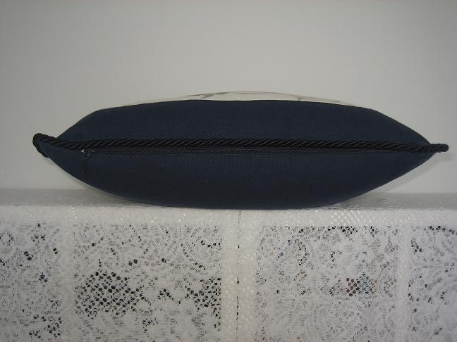 Den franske pude liggende